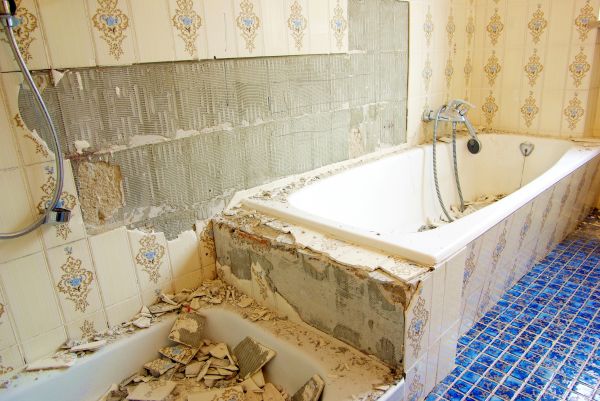 Bathtub Demolition in Dawsonville